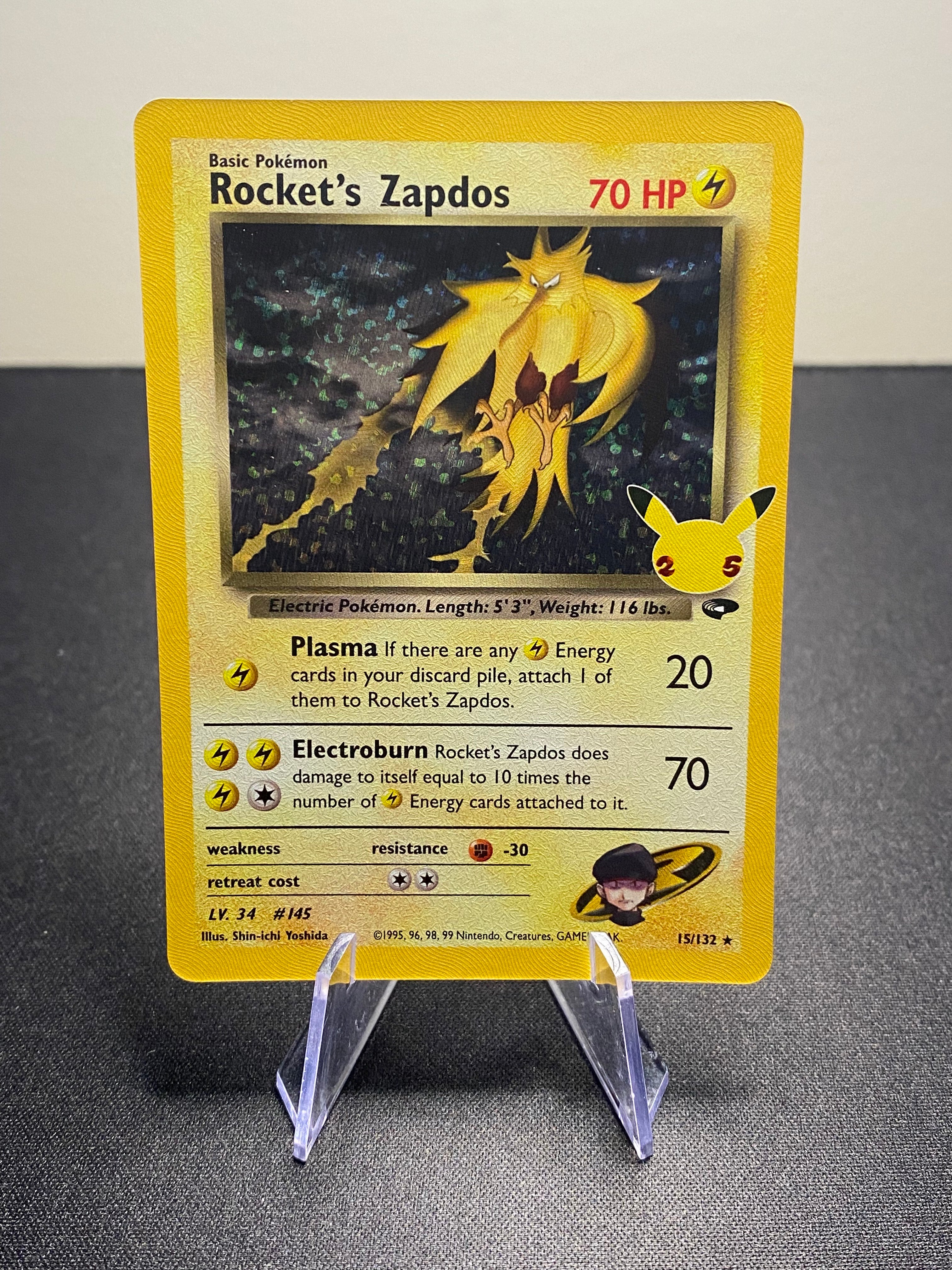 Pokemon — Rocket's Zapdos Celebrations 15/132 Classic Collection — Near Mint